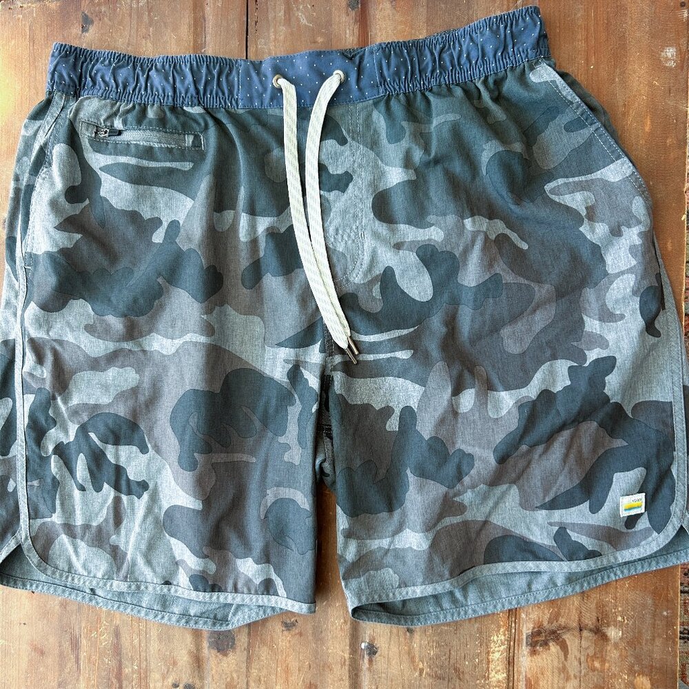 Vuori Mens Short Banks